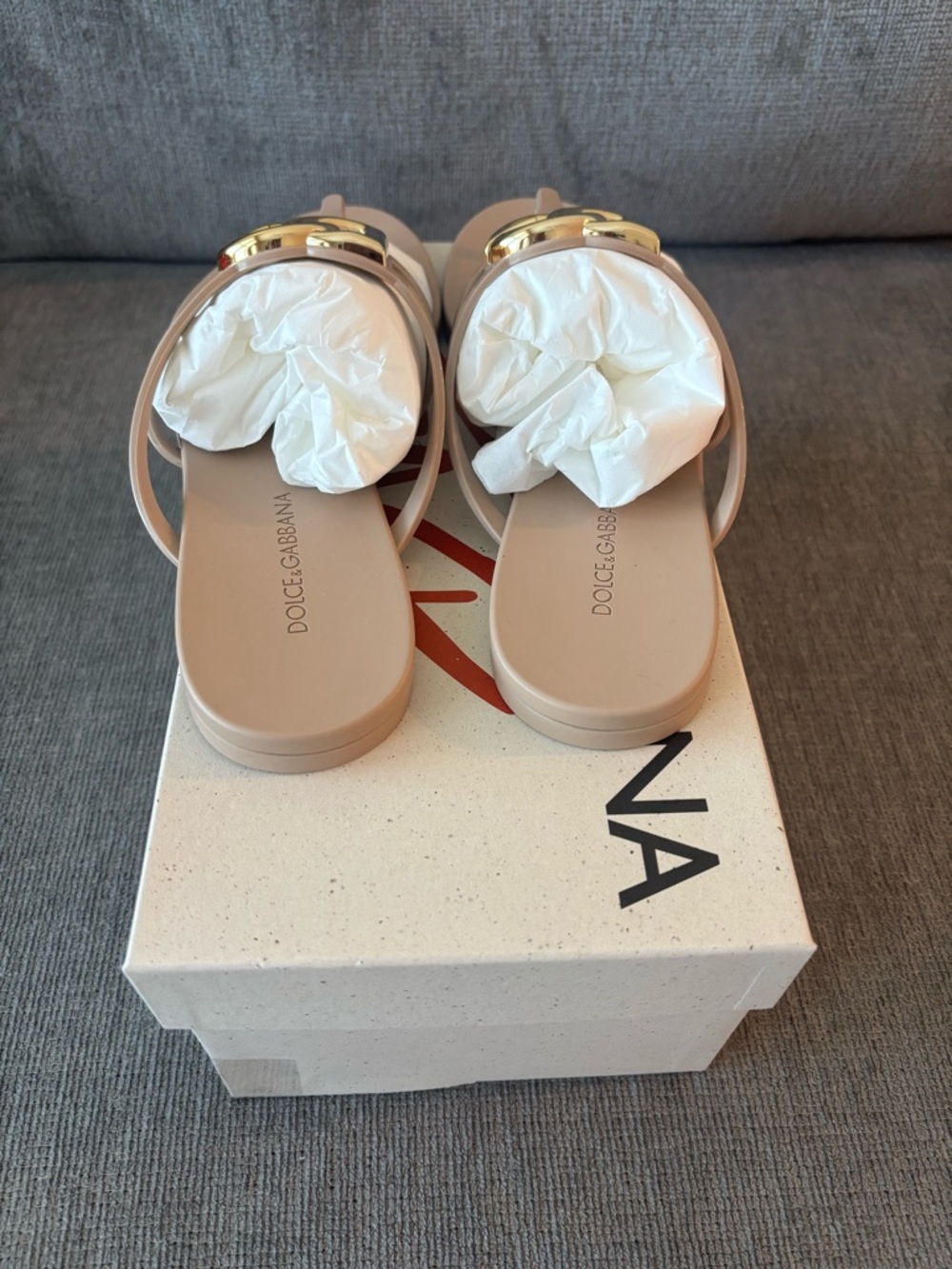Dolce & Gabbana Beige Logo Flip-flops - Picture 4 of 5